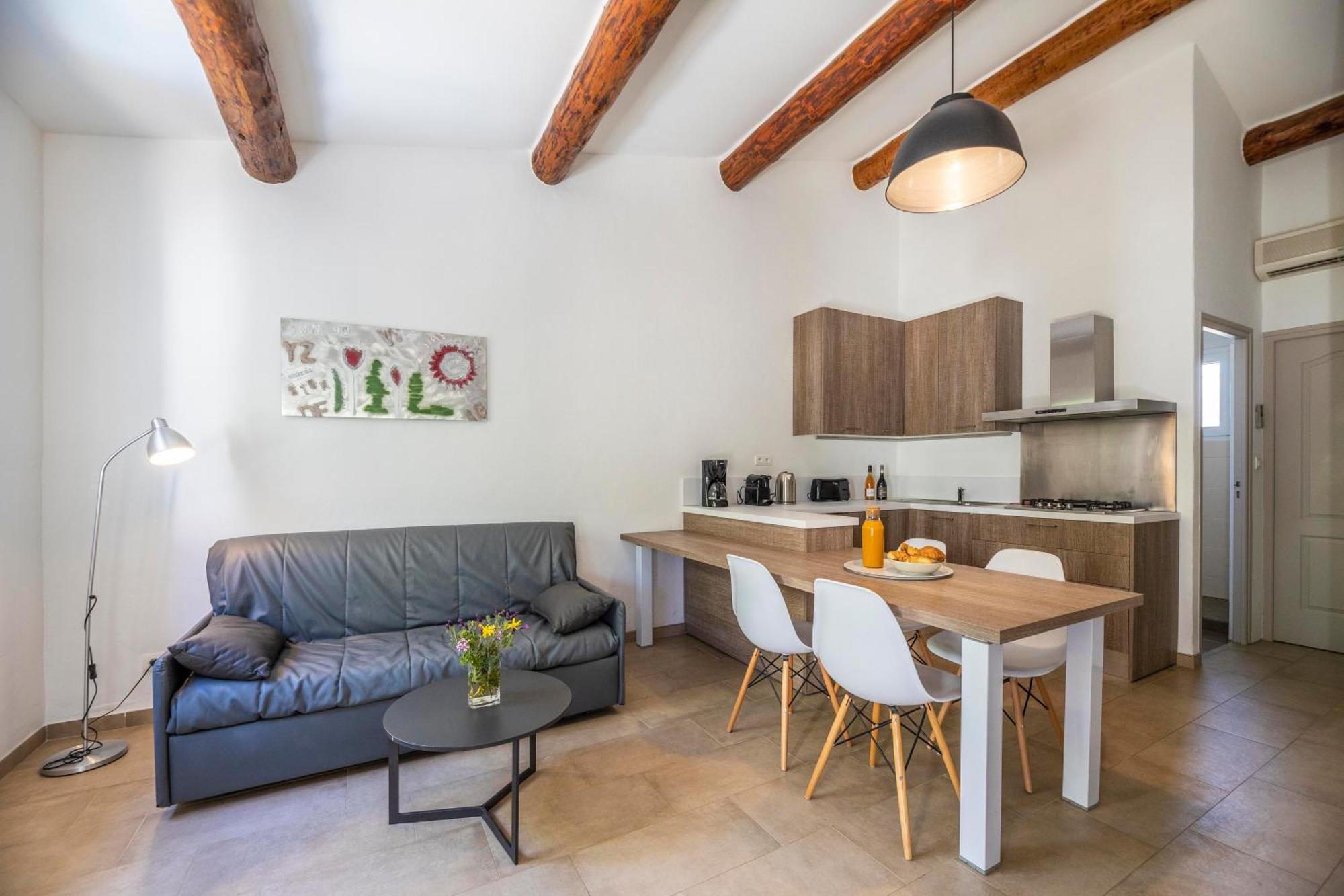 Santa Monica Villa *